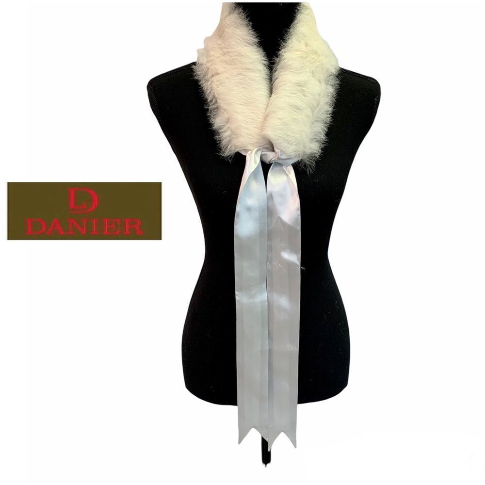 DANIER Ivory white rabbit fur ribbon collar